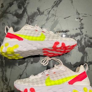 BRAND NEW NIKE REACT ELEMENT 55 Size 5Y
